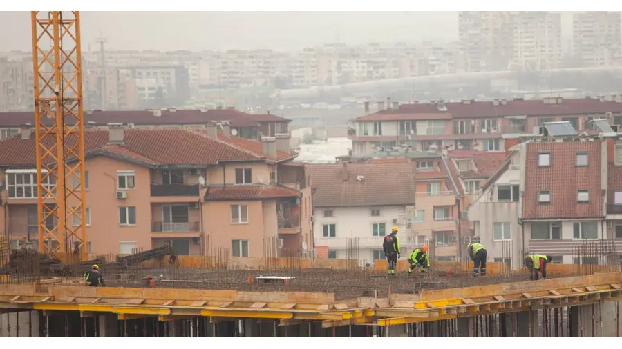 Construção de estruturas de apoio e coberturas no Bairro Cidade Baixa, Porto Alegre