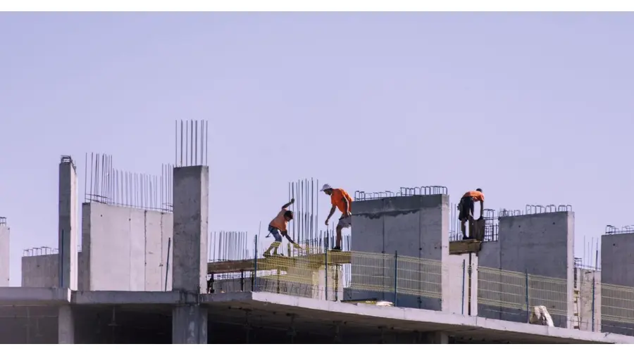 Construção de edifícios no Bairro Menino Deus, Porto Alegre
