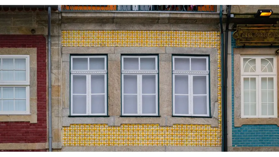Instalação e troca de azulejos no Bairro Cruzeiro, Porto Alegre